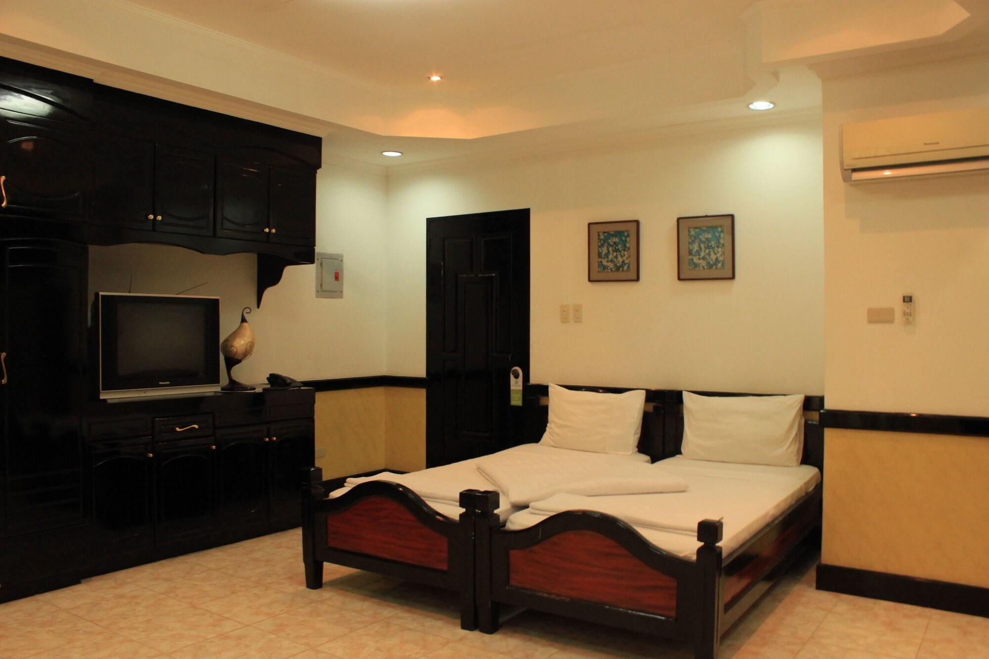 Green One Hotel Lapu-Lapu City Exterior photo