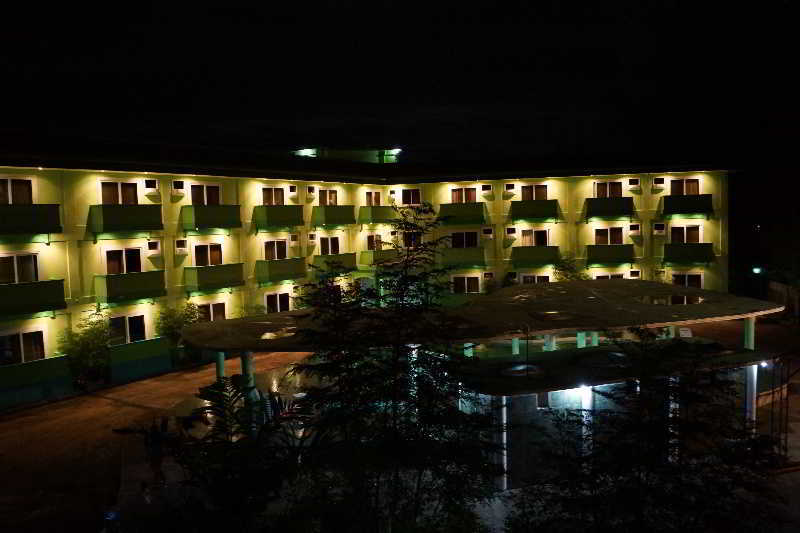 Green One Hotel Lapu-Lapu City Exterior photo