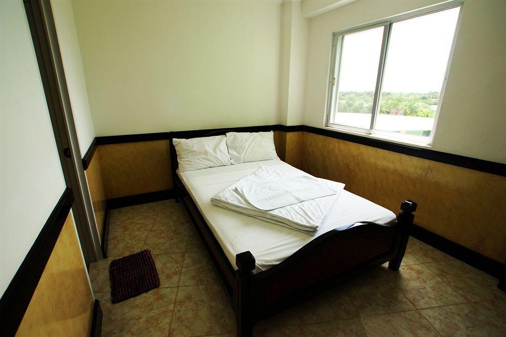 Green One Hotel Lapu-Lapu City Exterior photo