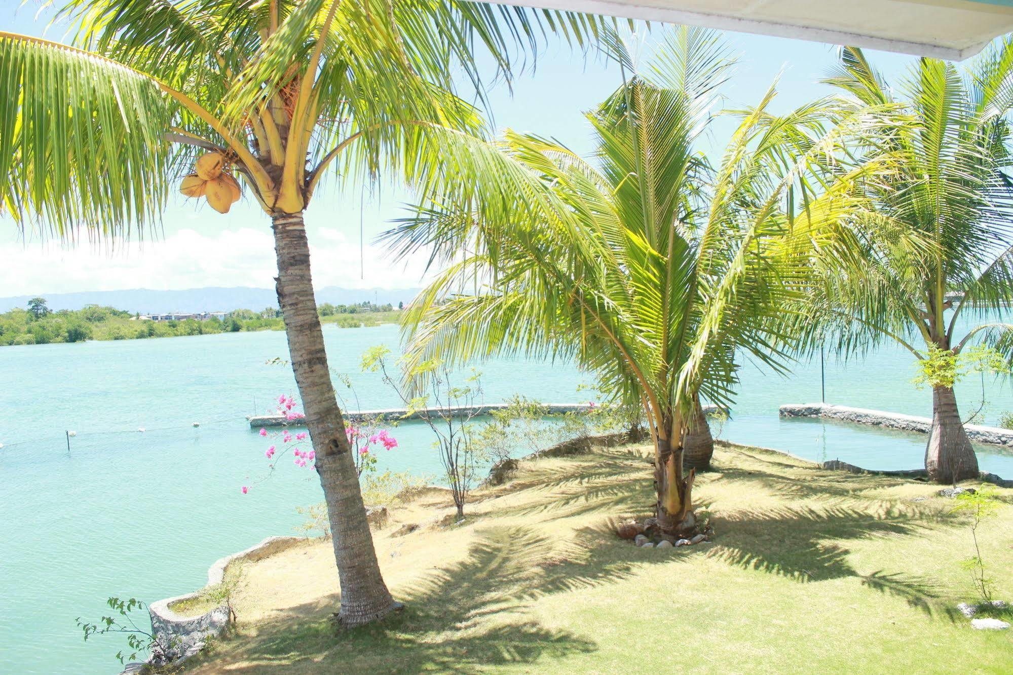 Green One Hotel Lapu-Lapu City Exterior photo
