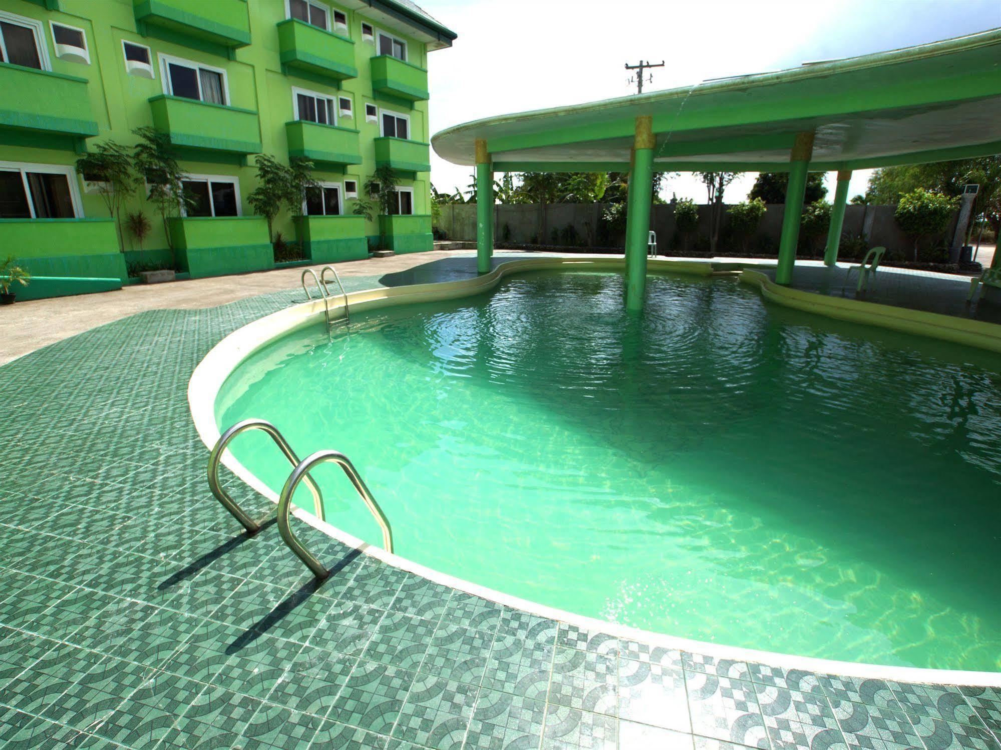 Green One Hotel Lapu-Lapu City Exterior photo